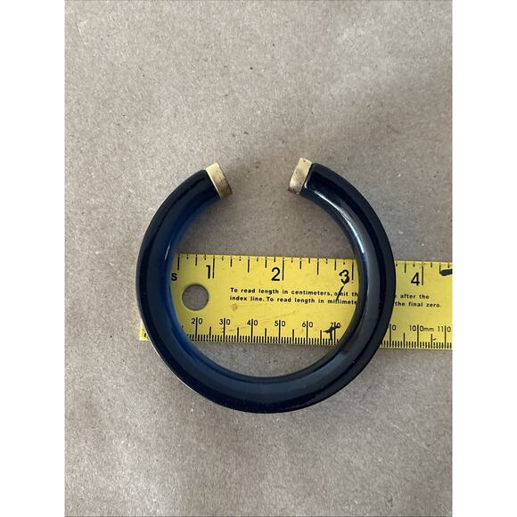 Kate Spade Saturday Bracelet Bangle Dark Blue Lucite Acrylic Cuff Gold Tone Tips - Picture 7 of 8